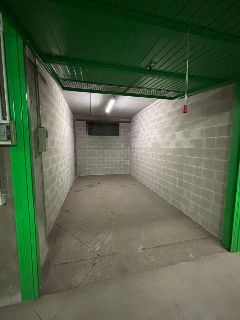 Foto 3 — Posto auto coperto · 403 m²